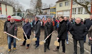 Erster Spatenstich für Erweiterung der Petri-Grundschule Soest ist erfolgt