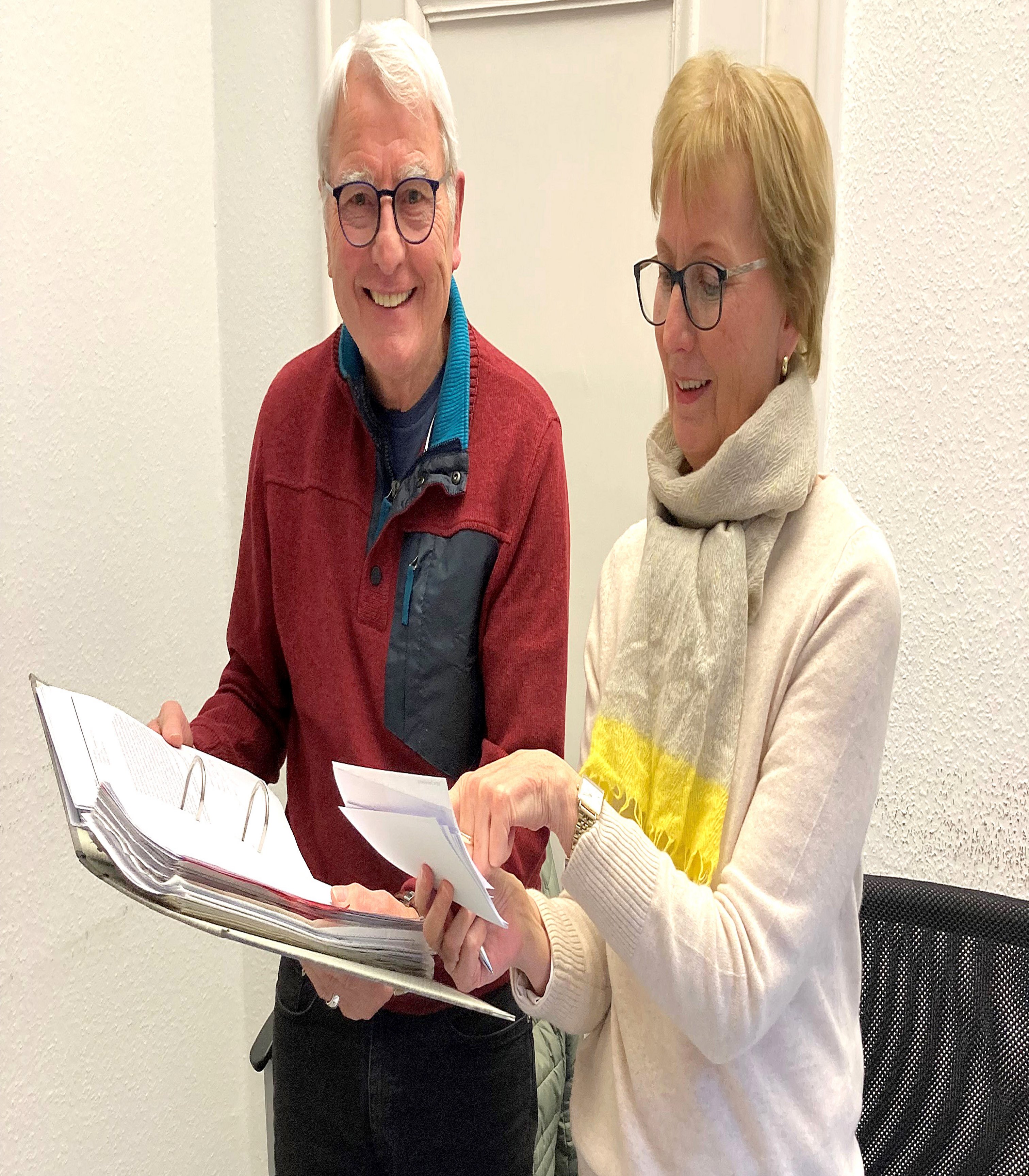 Heinz Jungbluth und Sigrid Schöbel von der Aktion Nachbar in Not