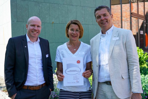 Markus Helms, Geschäftsführer der Wirtschaftsförderung Kreis Soest (wfg), Michaele Schriek von der Abteilung Personal und Organisation der Stadt Soest und Oliver Pöpsel, Aufsichtsratsvorsitzender der wfg. 