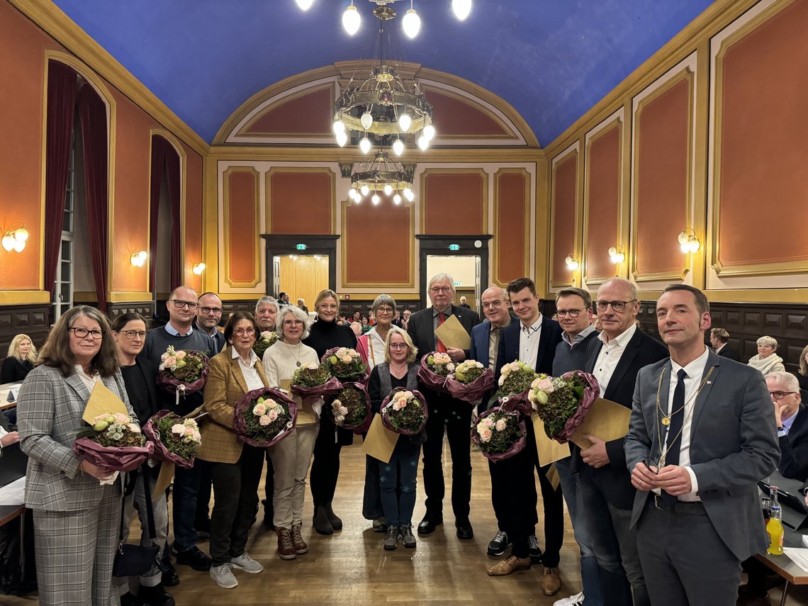 Die Ortsvorsteher nach ihrer Wahl in der Ratssitzung am 26. November 2025.