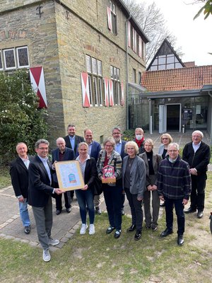 Der Förderverein der Kirchengemeinde Meiningsen erhält den Heimatpreis 2021 der Stadt Soest